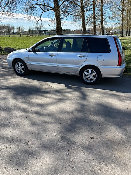 Mitsubishi Lancer 2 of 5