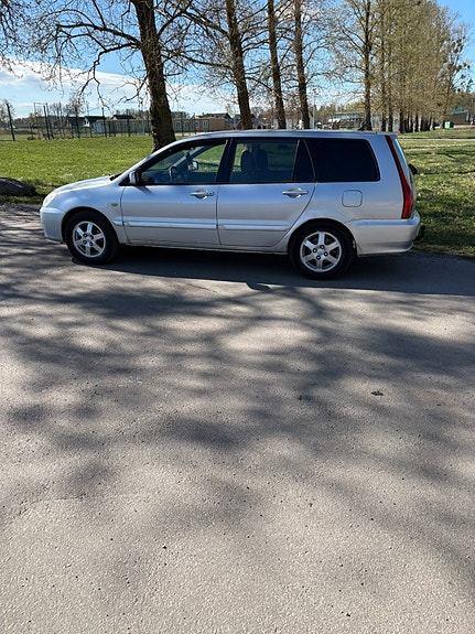 Mitsubishi Lancer 3 of 5