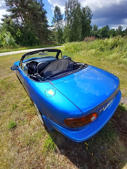 Mazda MX-5 3 of 5