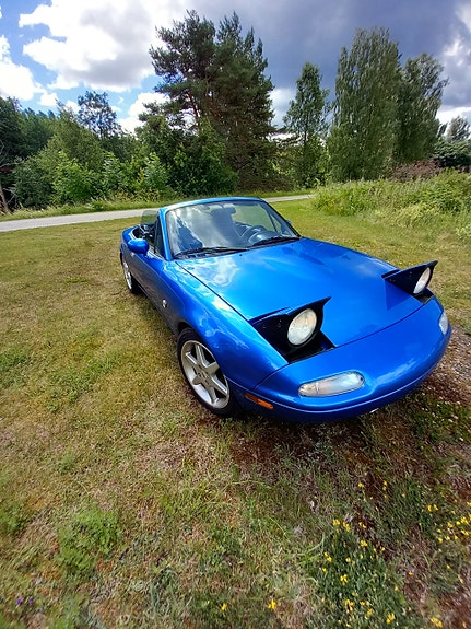 Mazda MX-5 4 of 5