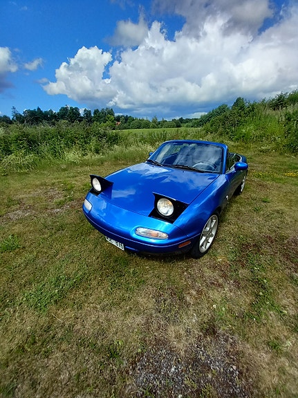 Mazda MX-5 2 of 5
