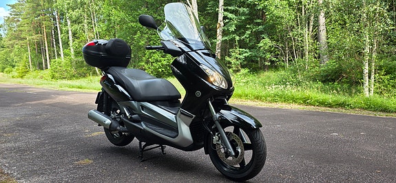 Yamaha YAMAHA X-MAX 250 3 of 6
