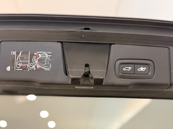 Volvo XC60 8 of 18