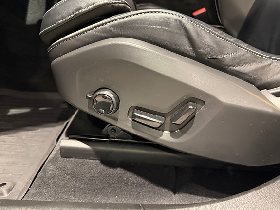 Volvo XC60 15 of 18