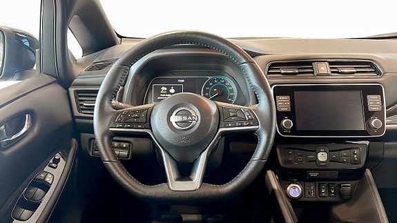 Nissan Leaf 10 of 12