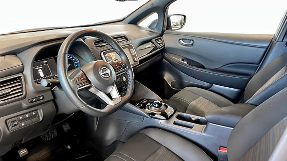 Nissan Leaf 8 of 12