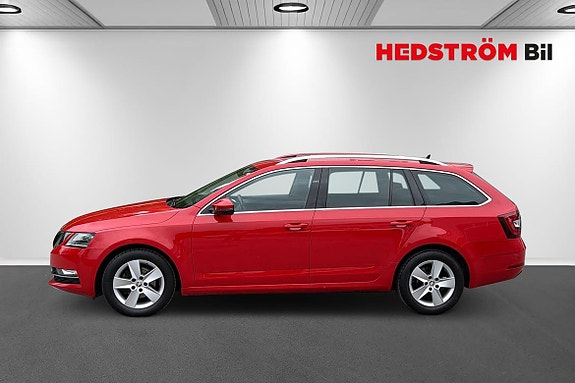 Skoda Octavia 2 of 5