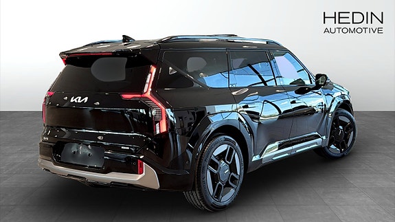 Kia EV9 3 of 17