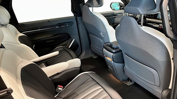 Kia EV9 13 of 18