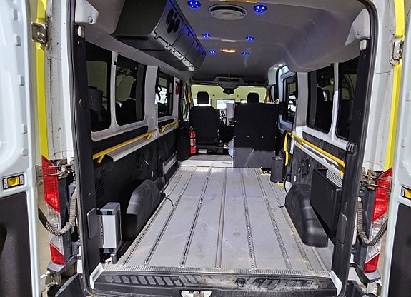 Ford Transit 10 of 12