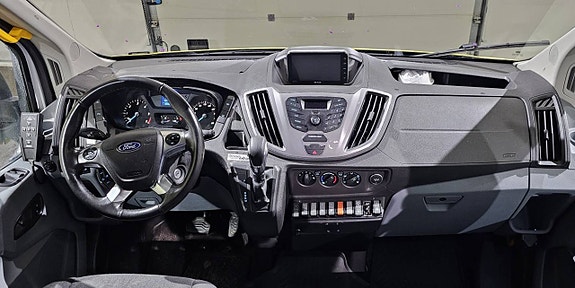 Ford Transit 3 of 12