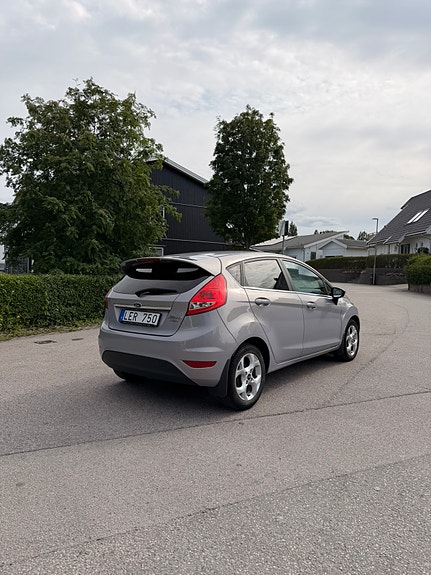 Ford Fiesta 3 of 5