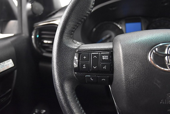 Toyota HiLux 10 of 23