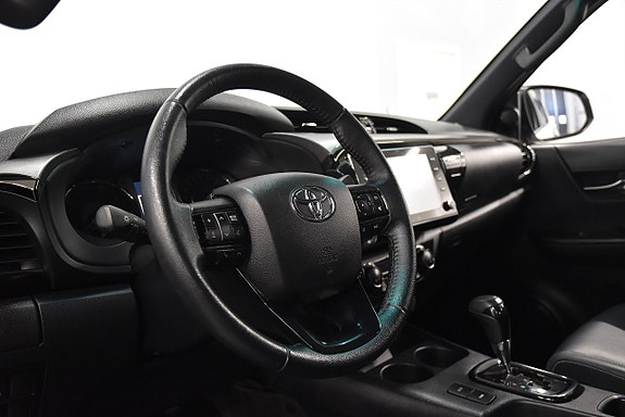 Toyota HiLux 9 of 23