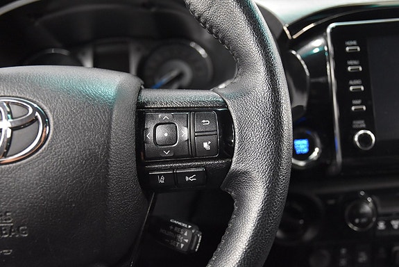 Toyota HiLux 11 of 23