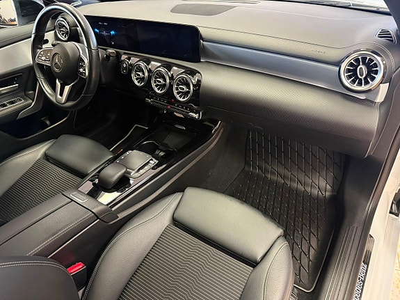 Mercedes-Benz CLA200 d 17 of 27