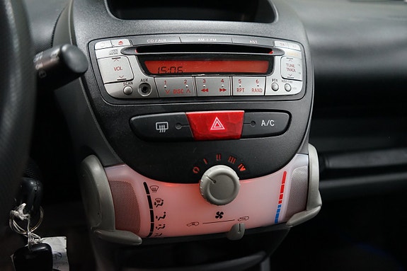 Toyota Aygo 11 of 14