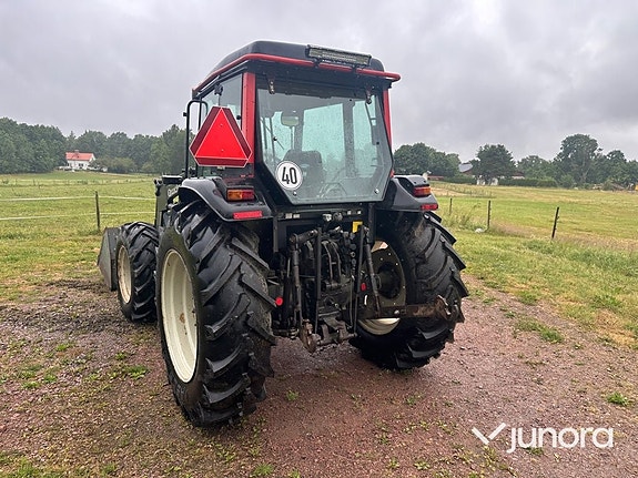 Traktor - Valtra 900 med lastare 6 of 30