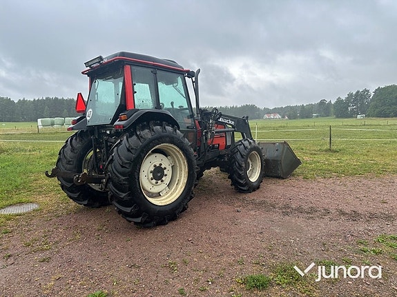 Traktor - Valtra 900 med lastare 11 of 30