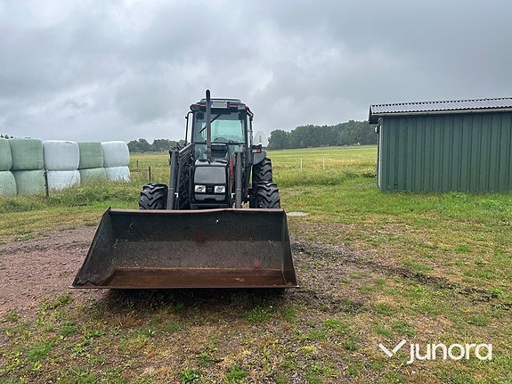 Traktor - Valtra 900 med lastare 17 of 30