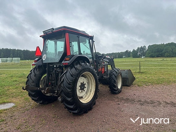 Traktor - Valtra 900 med lastare 8 of 30