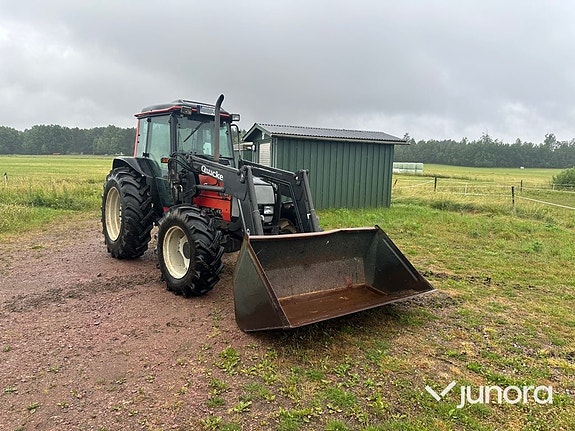 Traktor - Valtra 900 med lastare 14 of 30