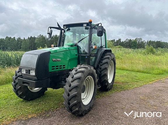 Traktor - Valtra 6350-4 med twin trac 4 of 5