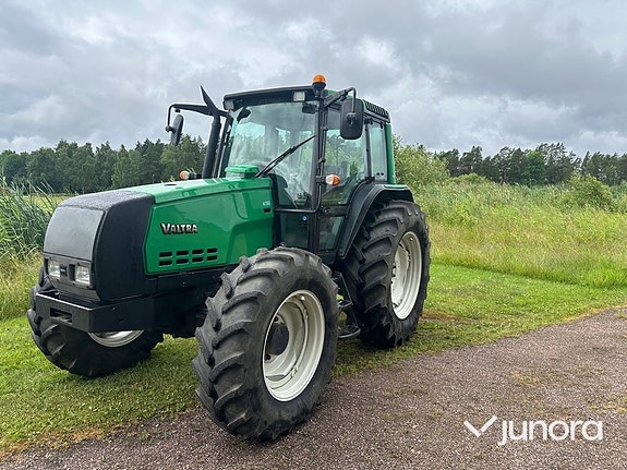 Traktor - Valtra 6350-4 med twin trac 2 of 5