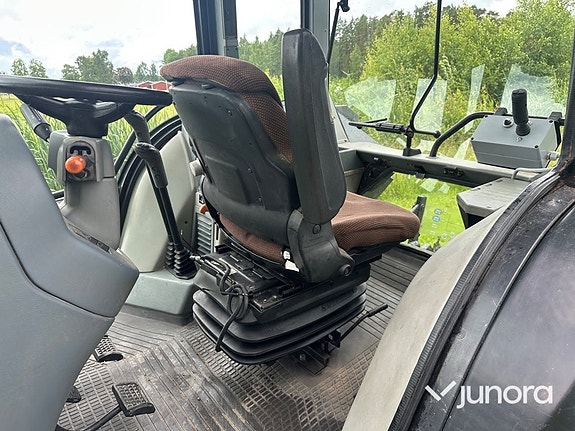 Traktor - Valtra 6350-4 med twin trac 29 of 30
