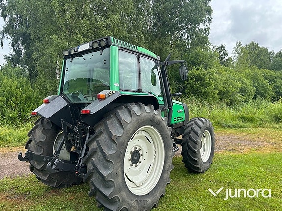 Traktor - Valtra 6350-4 med twin trac 13 of 30
