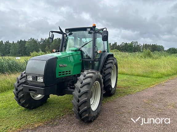 Traktor - Valtra 6350-4 med twin trac 3 of 5