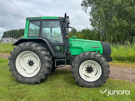 Traktor - Valtra 6350-4 med twin trac 17 of 30