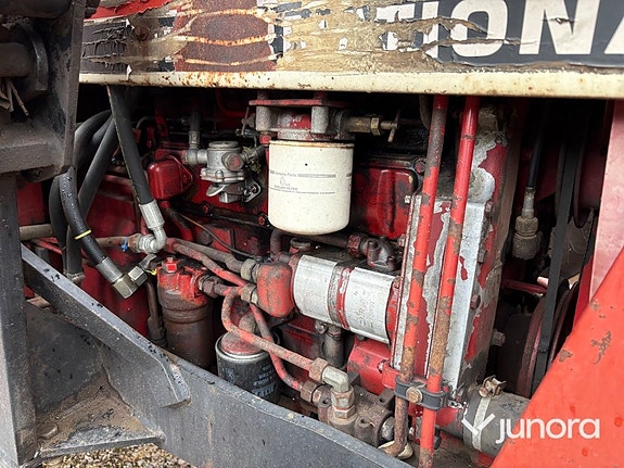 Traktor – International 844 AXL med Ålö Quicke 3360 WS lastare 23 of 30