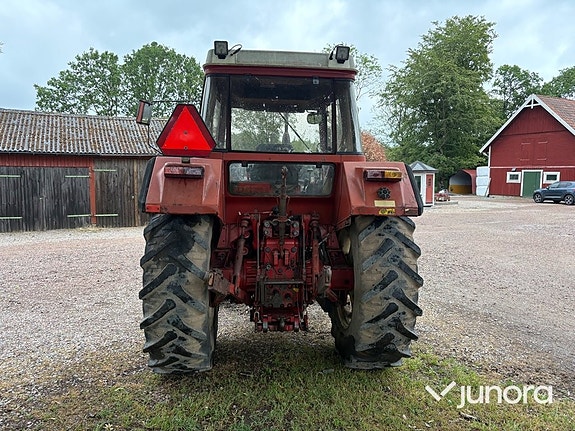 Traktor – International 844 AXL med Ålö Quicke 3360 WS lastare 5 of 5