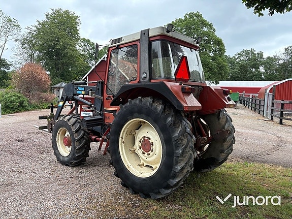 Traktor – International 844 AXL med Ålö Quicke 3360 WS lastare 4 of 5