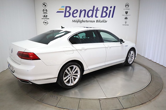 Volkswagen Passat 11 of 24