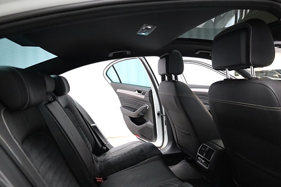 Volkswagen Passat 15 of 24