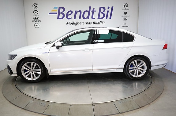 Volkswagen Passat 6 of 24