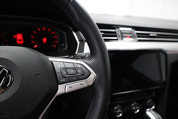 Volkswagen Passat 18 of 24