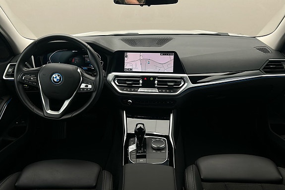 BMW 330e 6 of 21