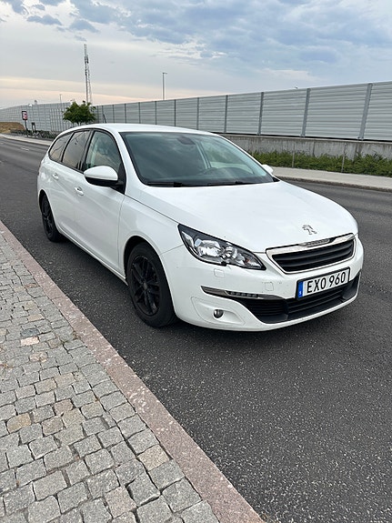 Peugeot 308 SW 3 of 5