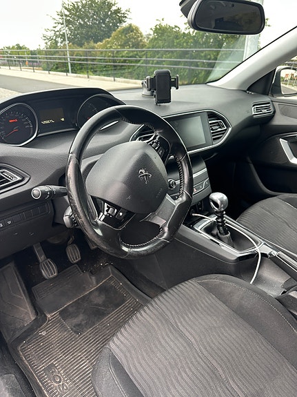 Peugeot 308 SW 5 of 5