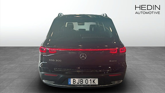 Mercedes-Benz EQB300 4 of 5