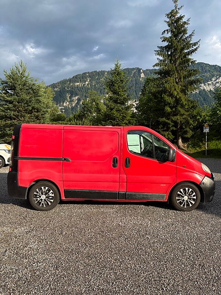 Opel Vivaro 2 of 4