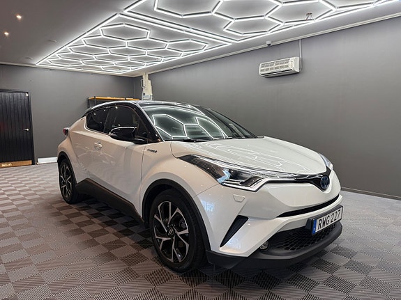 Toyota C-HR 5 of 5