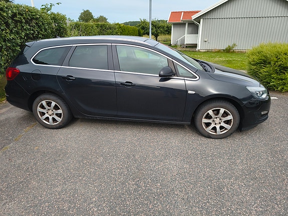 Opel Astra 2 of 5