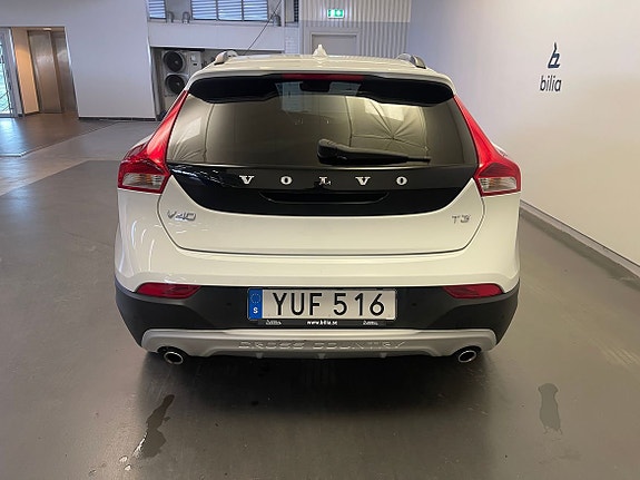 Volvo V40 Cross Country 4 of 5