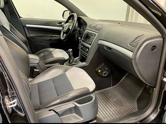 Skoda Octavia 9 of 12