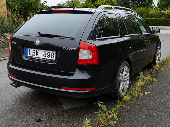 Skoda Octavia 2 of 12