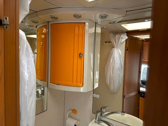 Dethleffs Fiat Campervan 2.8 i.d.TD H 58 Halvintegrerad B-Kort Solceller NyKamrem NyBes 122hk 27 of 29
